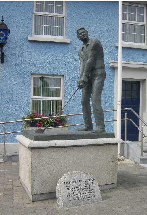 Bill Clinton's statue in Ballybunion, Ireland